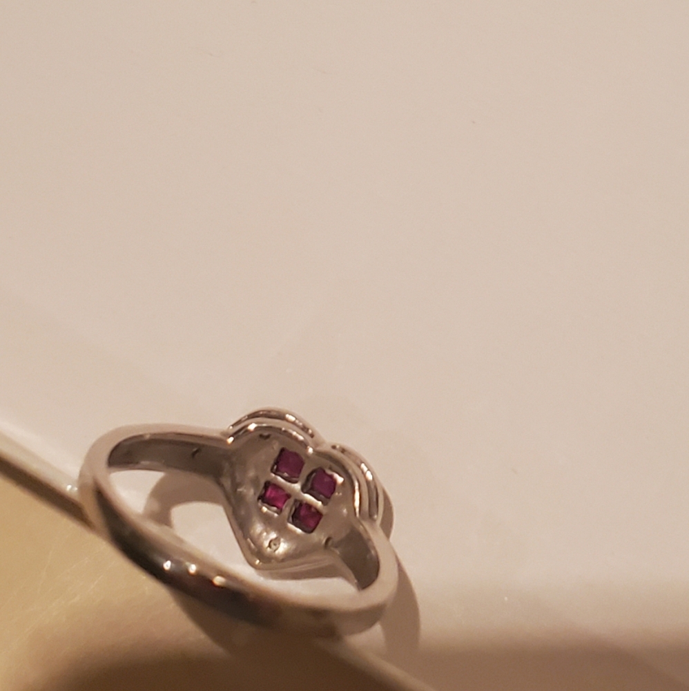 Heart-shaped Ruby Ring - Picture 3 of 5